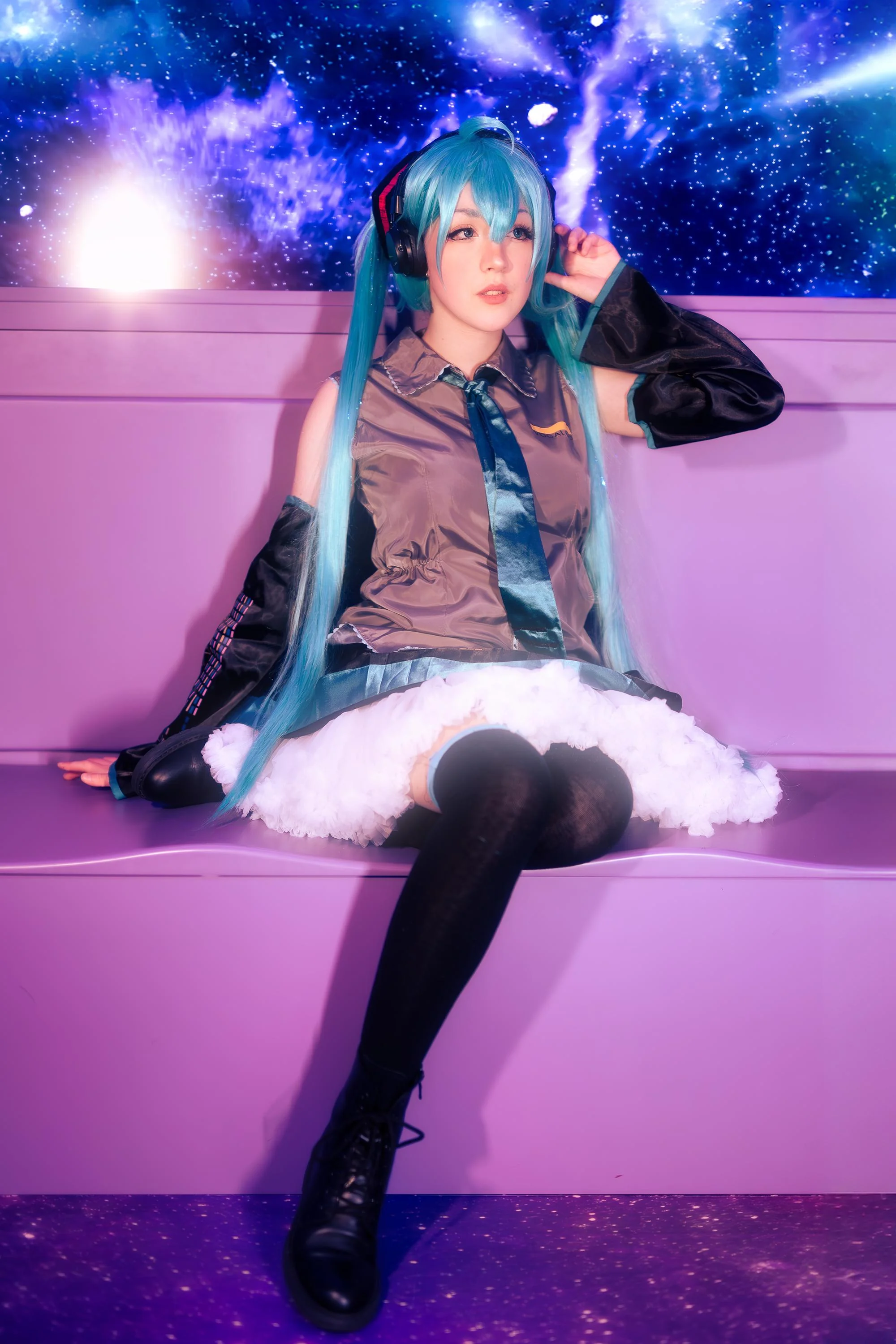 Hatsune Miku (@kikibuncos on insta) picture 4 of 7