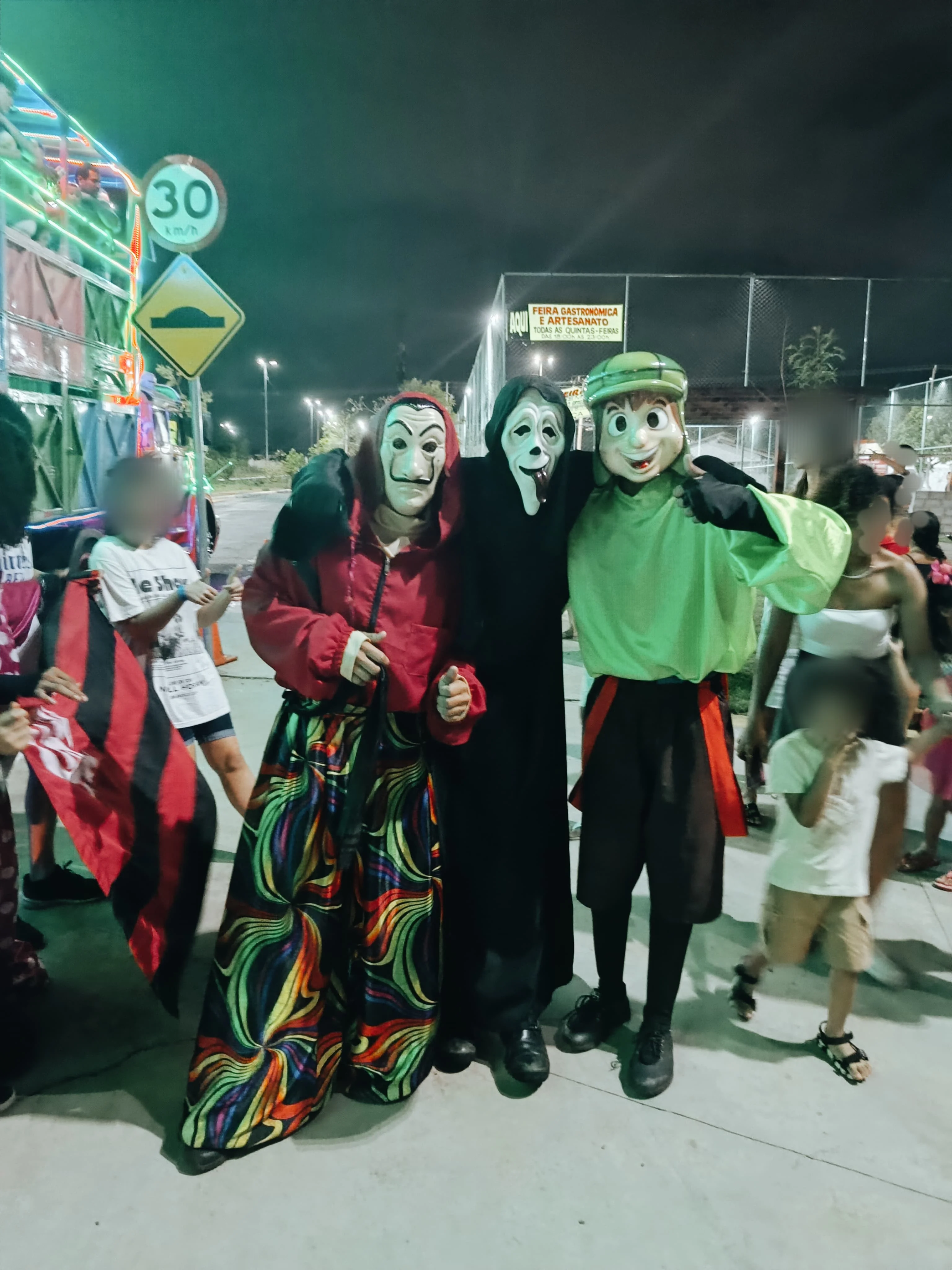 [Self] panic at the Hurricane truck! (My ghostface cosplay From Scary movie ) - Victor Fox picture 3 of 10