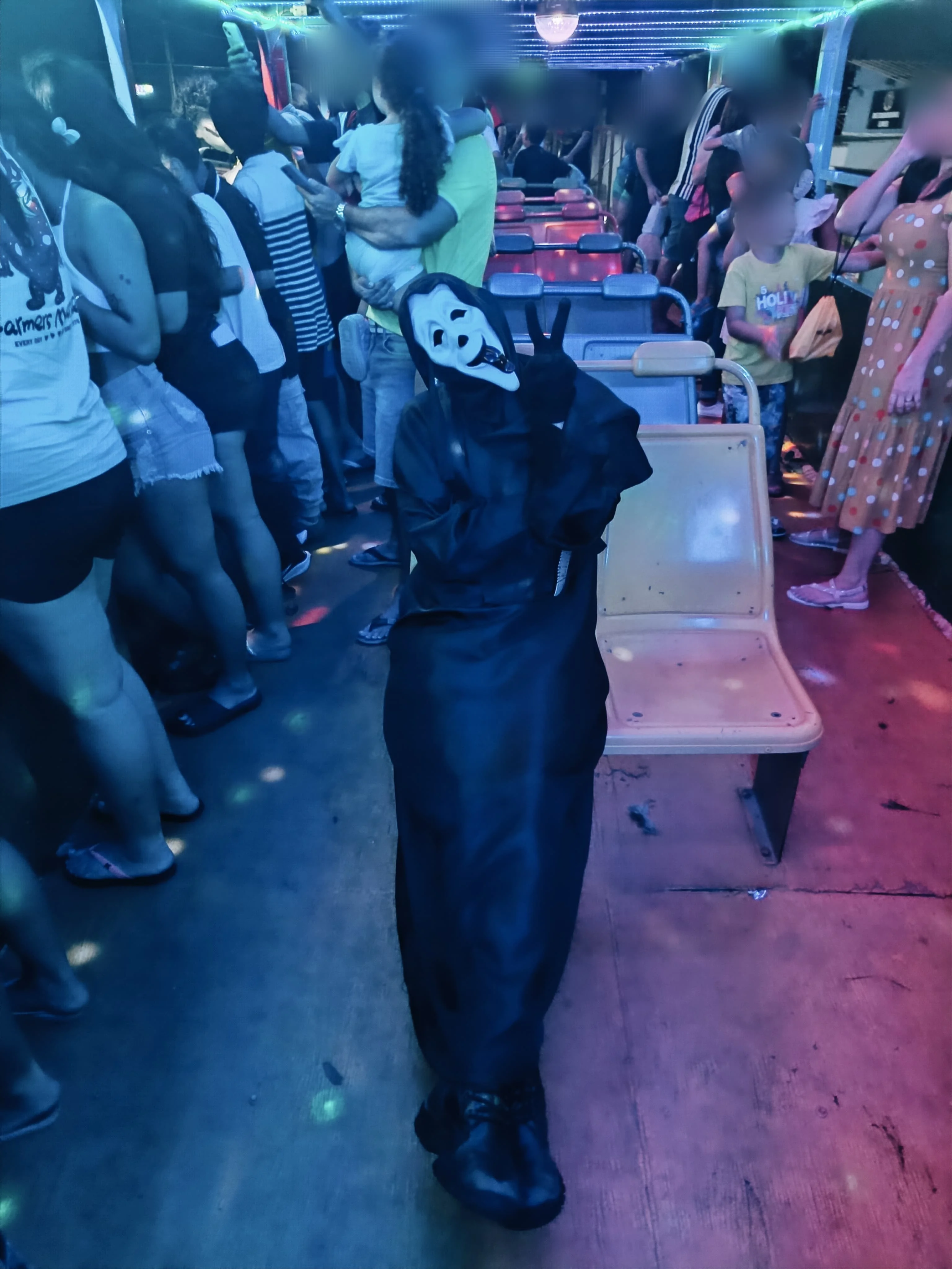 [Self] panic at the Hurricane truck! (My ghostface cosplay From Scary movie ) - Victor Fox picture 10 of 10