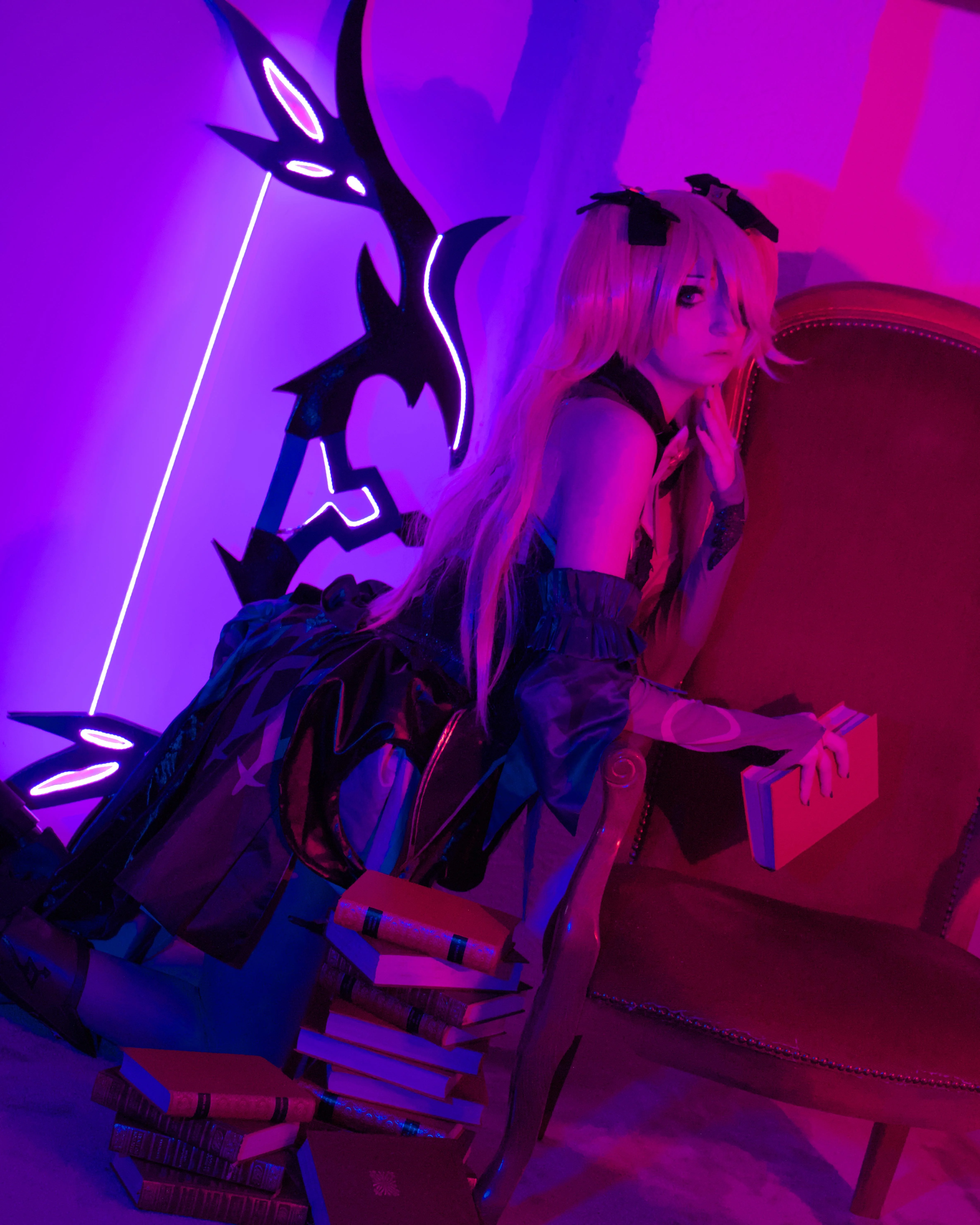 Fischl cosplay by Caffein (self) picture 1 of 2