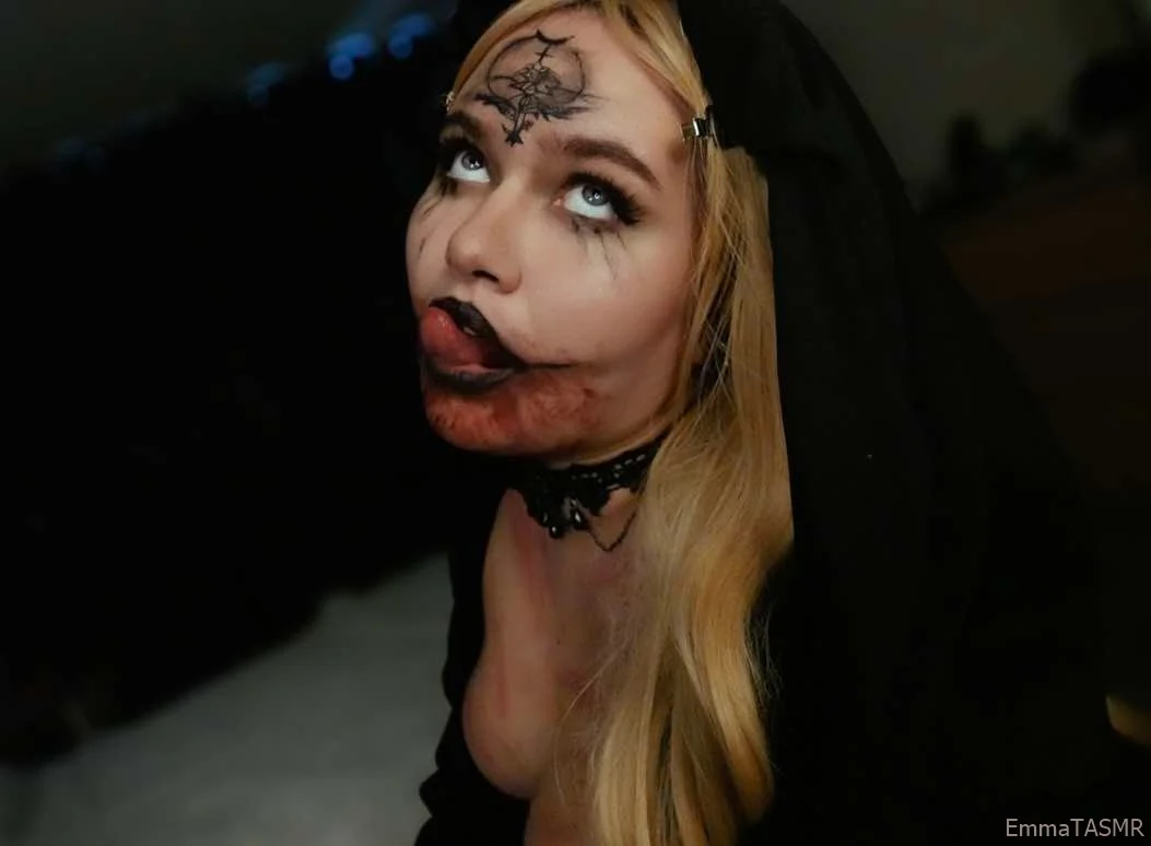 Bela Dimitrescu ( EmmaTASMR ) picture 1 of 2