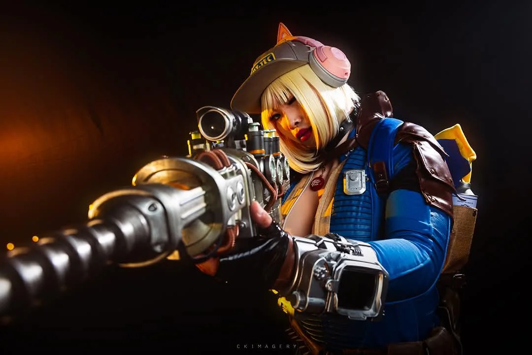 Vault Girl by (Hakuru15) from [Fallout] picture 1 of 3