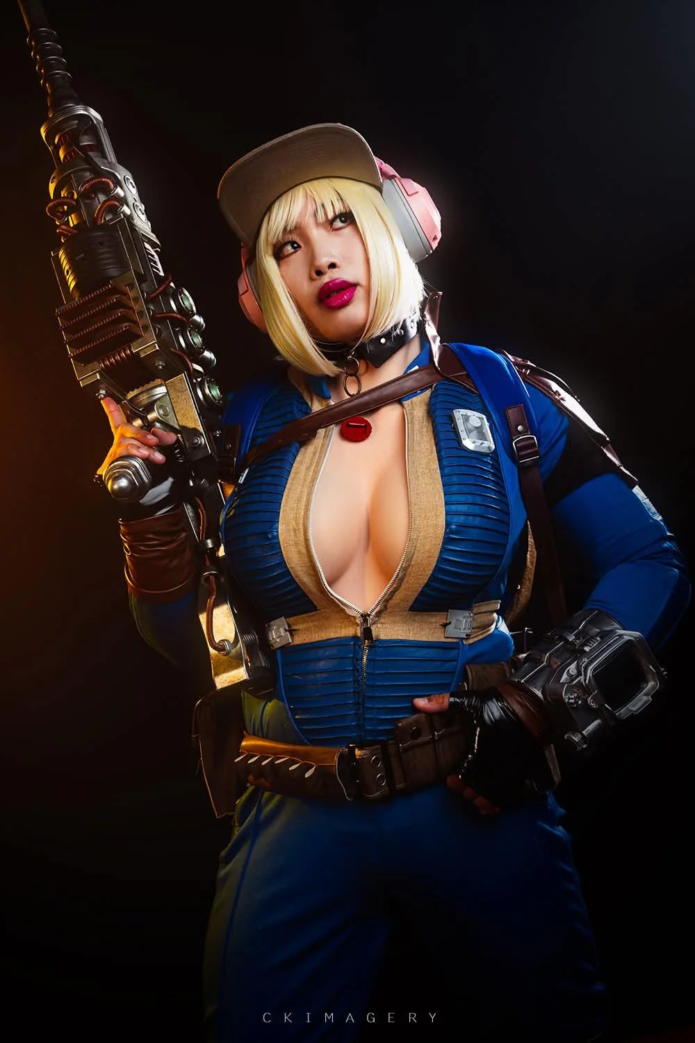 Vault Girl by (Hakuru15) from [Fallout] picture 2 of 3