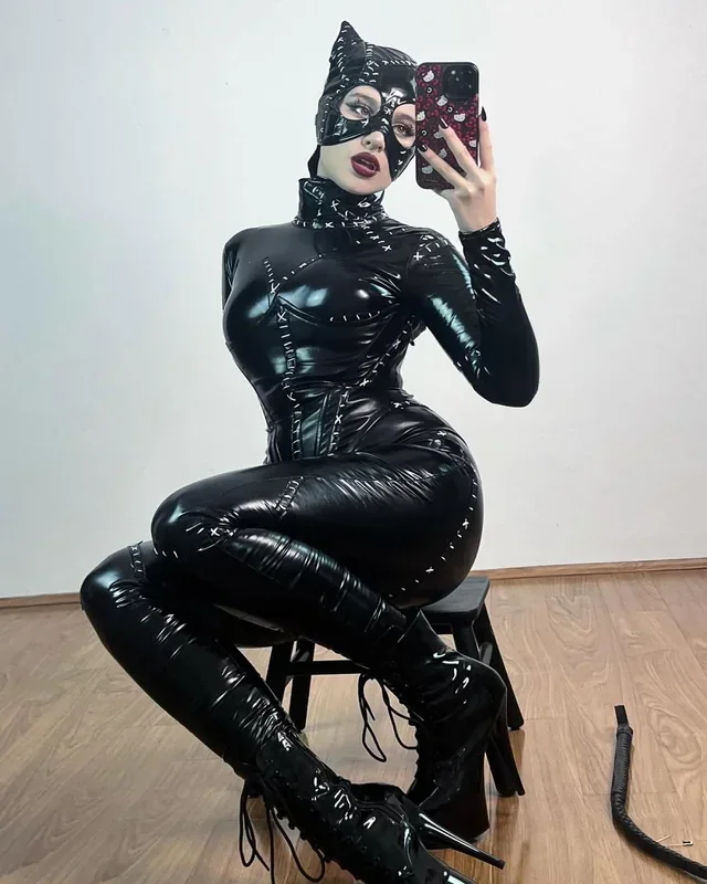 catwoman cosplay by iheartpidge picture 1 of 1