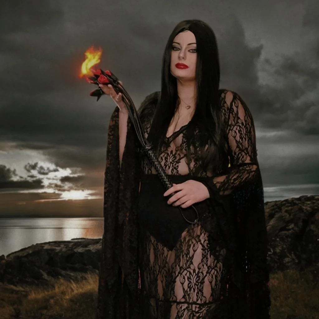 Morticia addams cosplay picture 1 of 1