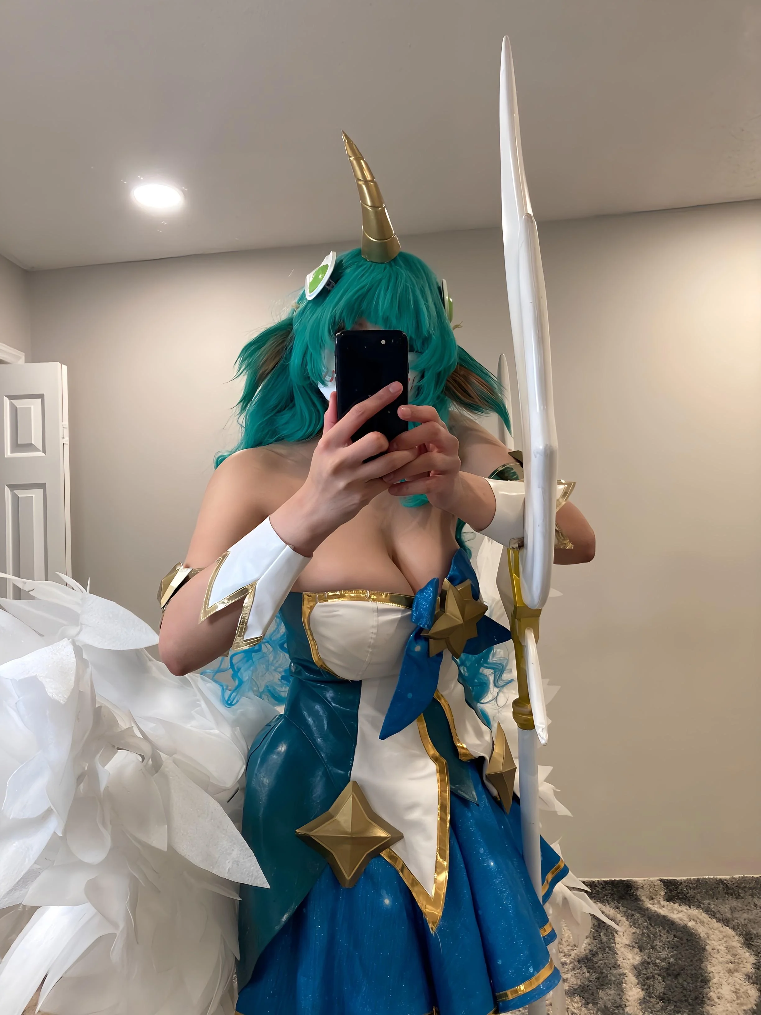 Star Guardian Soraka Cosplay (mochi) picture 1 of 3