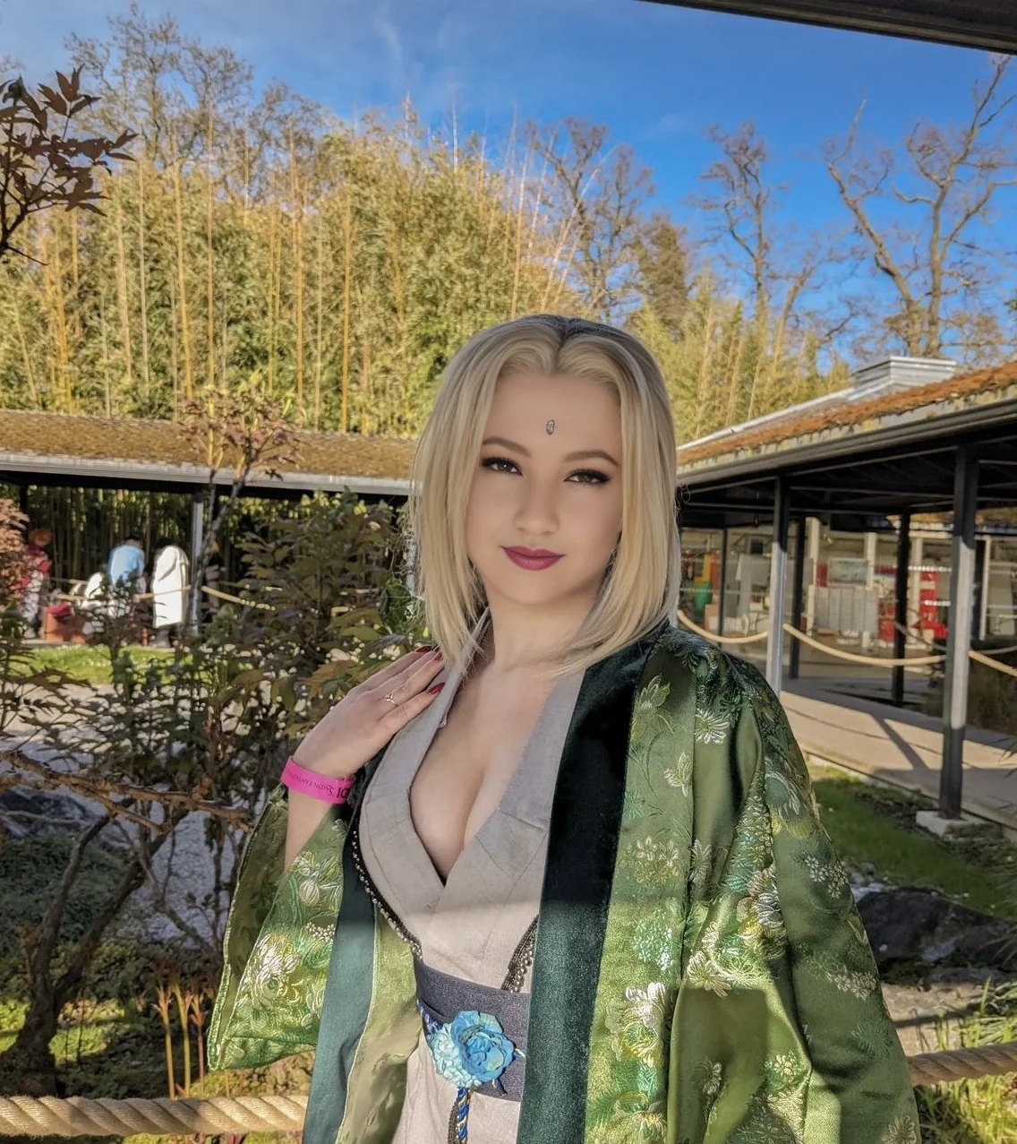Tsunade [Naruto] by More-Jacket picture 1 of 1