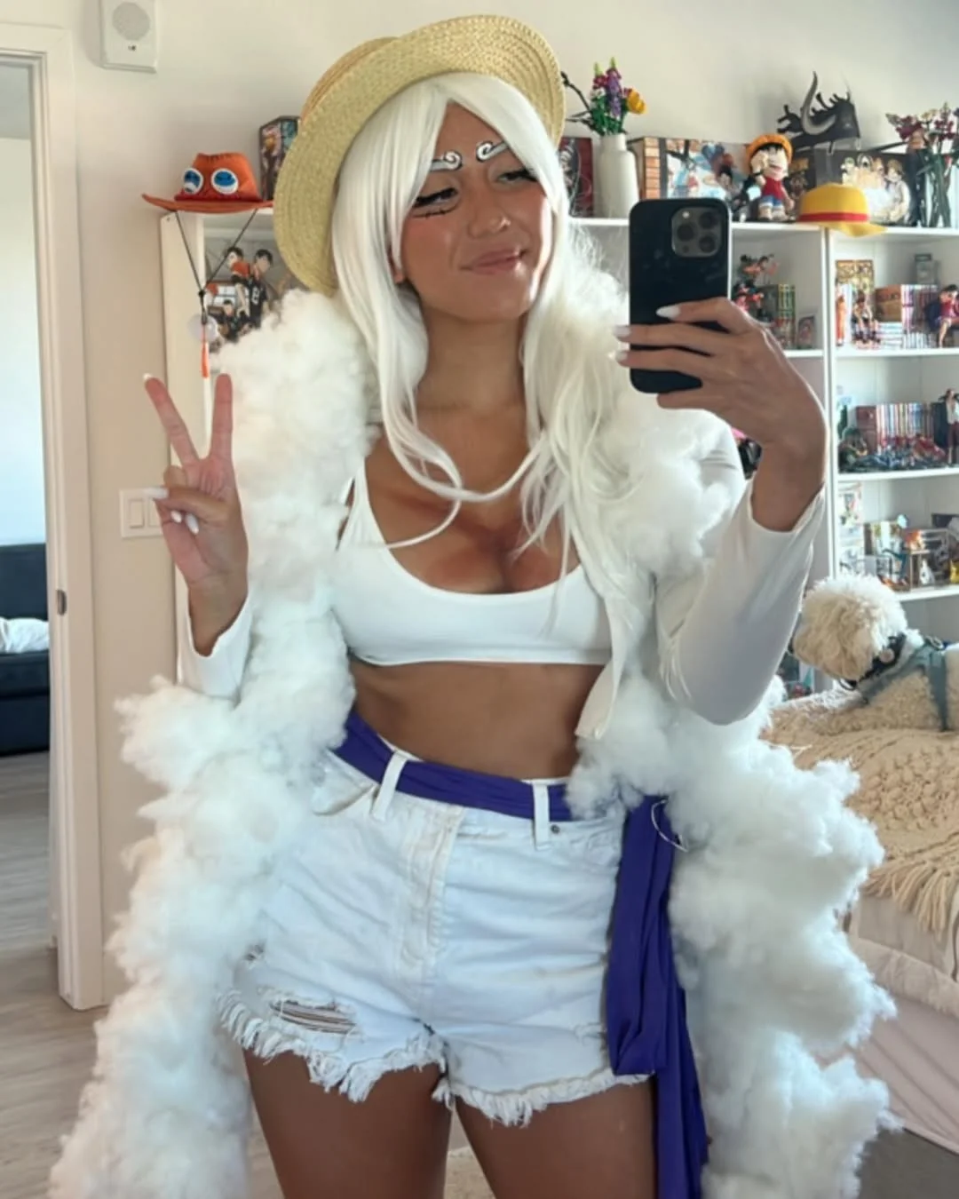 Gear 5 Luffy cosplay by (Angie) [One Piece] picture 3 of 4
