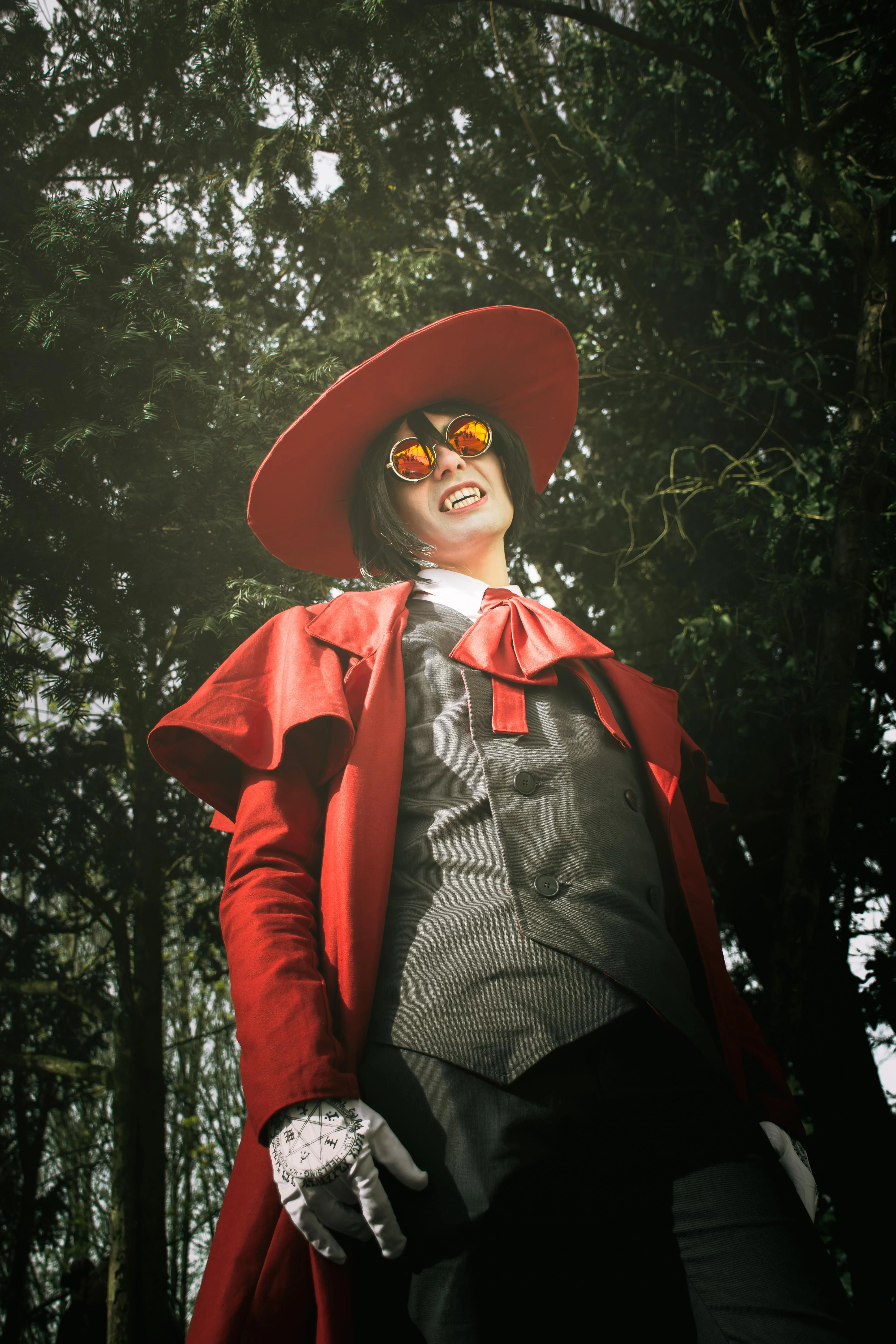 Victoria Seras & Alucard - Hellsing Ultimate, by Lauramona_Flowers & P0temkin picture 1 of 3