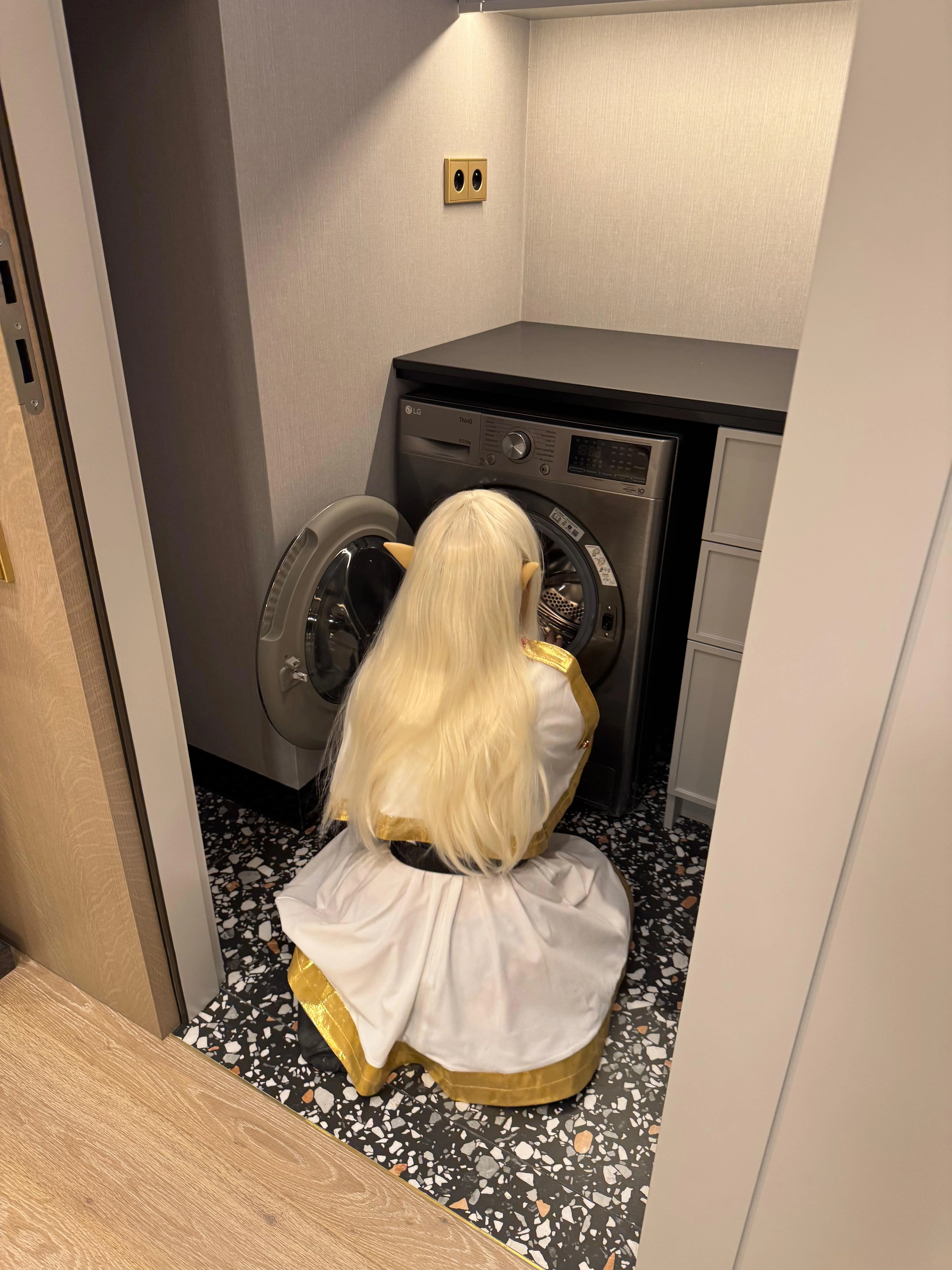 Frieren in a housewife by Luna picture 1 of 1