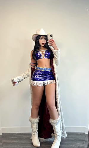 Nico Robin 💜 (strawbunnix)'