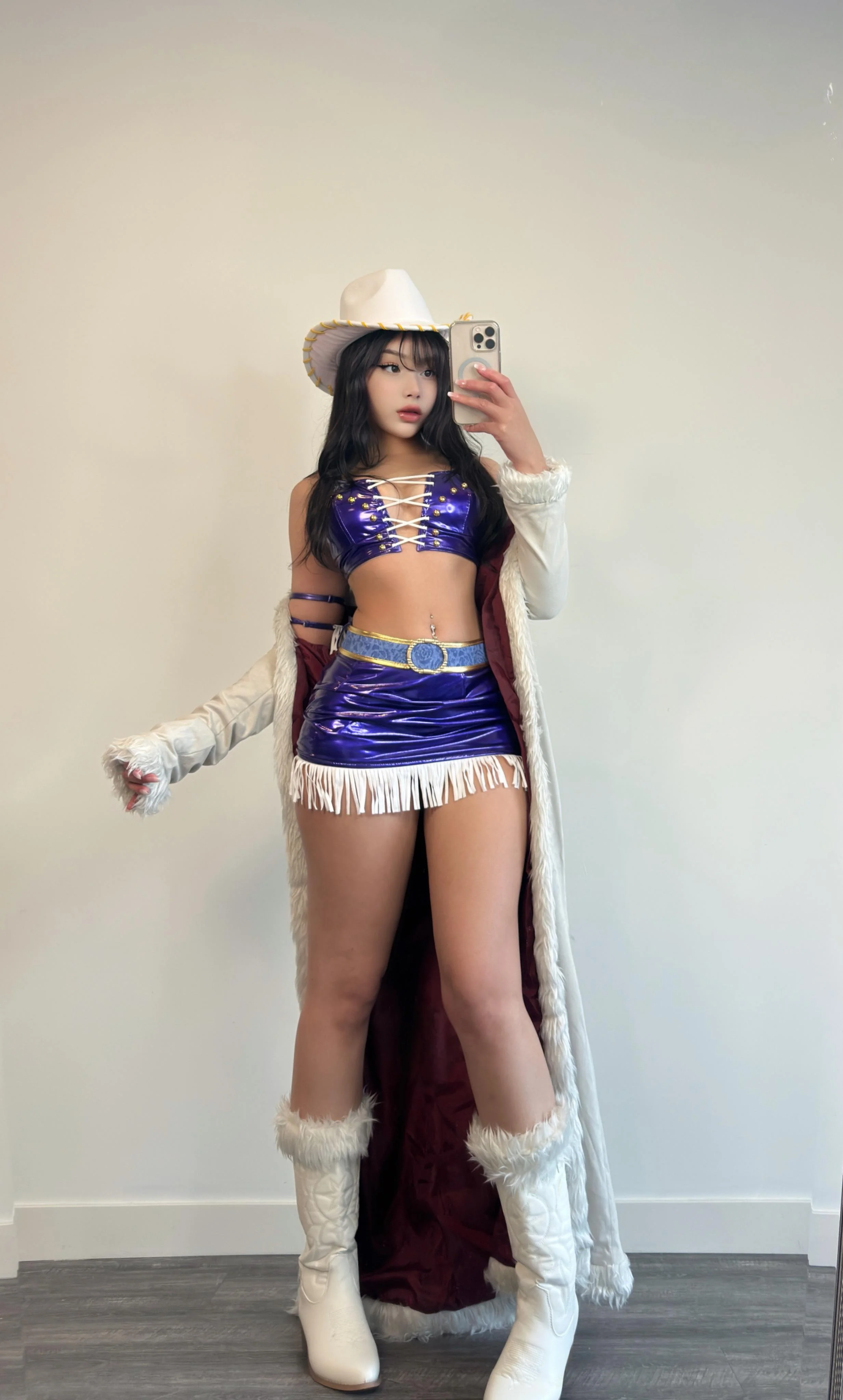 Nico Robin 💜 (strawbunnix) picture 1 of 1