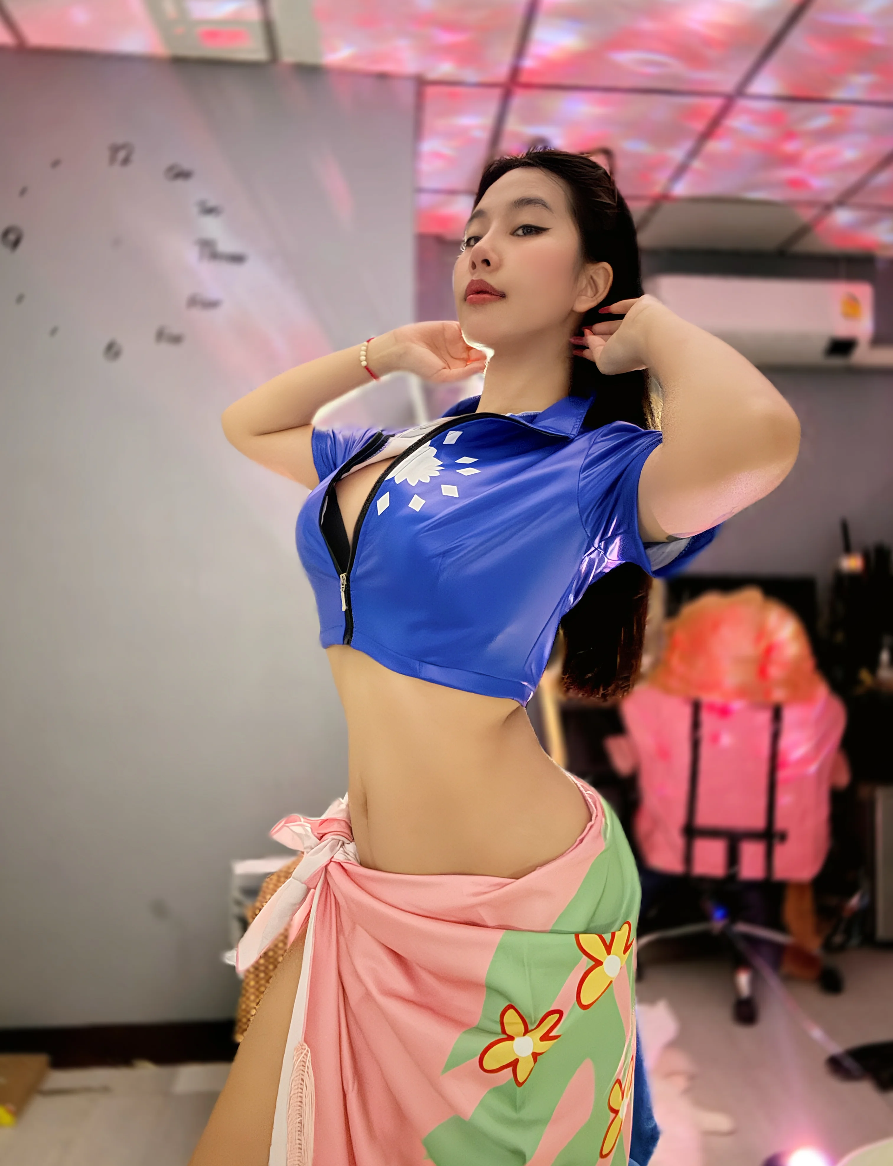 Nico Robin (Jenny) [One Piece] picture 1 of 1
