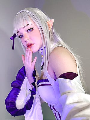 Emilia from Re:Zero by Emfox'
