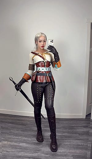 Ciri from The Witcher (strawbunnix)'