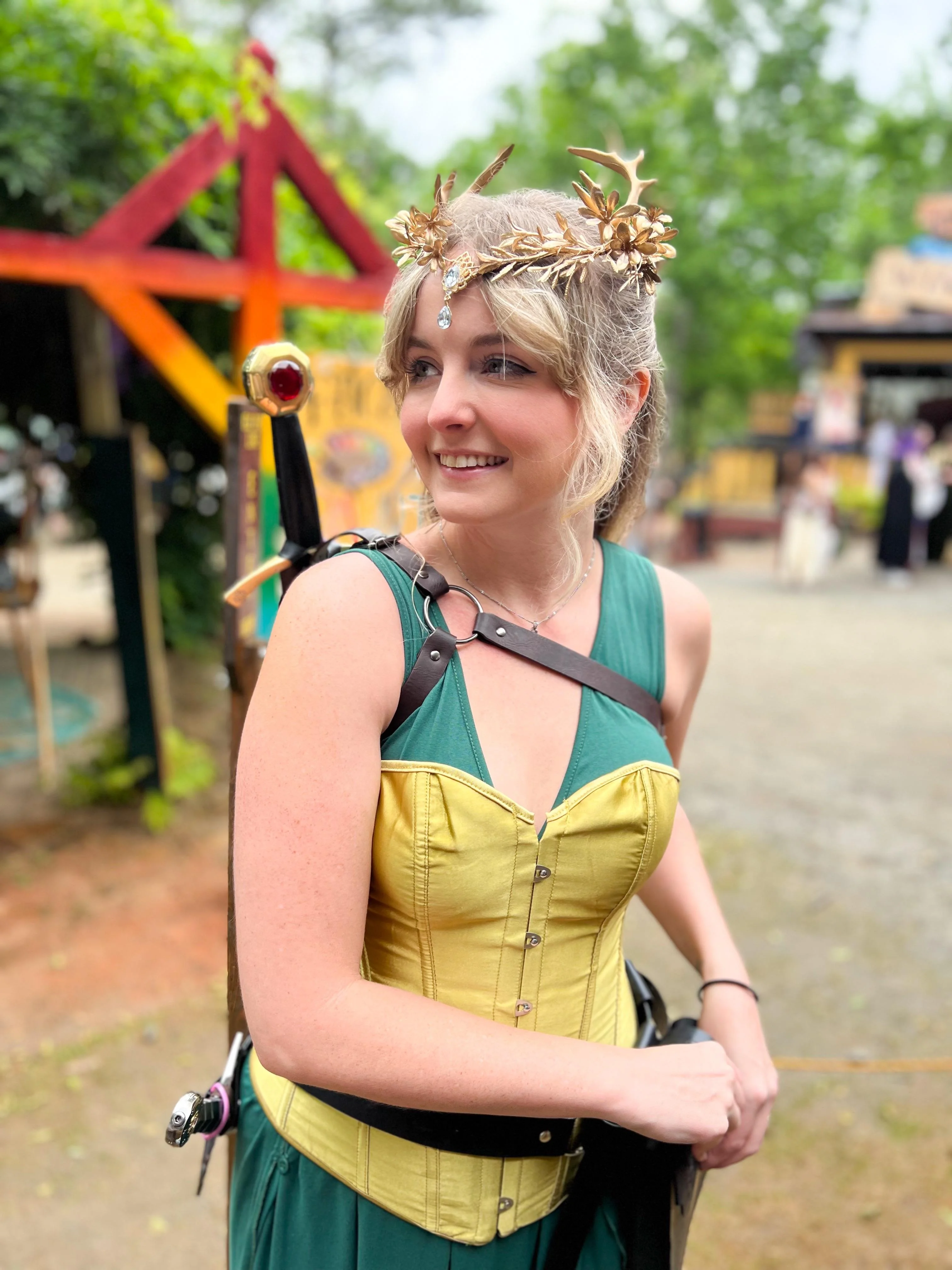 Aelin Galathynius (Throne of Glass) (FaeriesFavours) picture 1 of 4