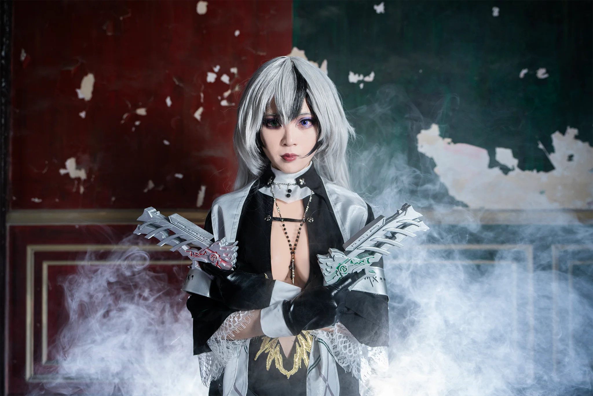 <Path To Nowhere> Oak casket Cosplayer ig: @kuri_emptygarden Raven Cosplayer ig@akafeatkurihara picture 4 of 6