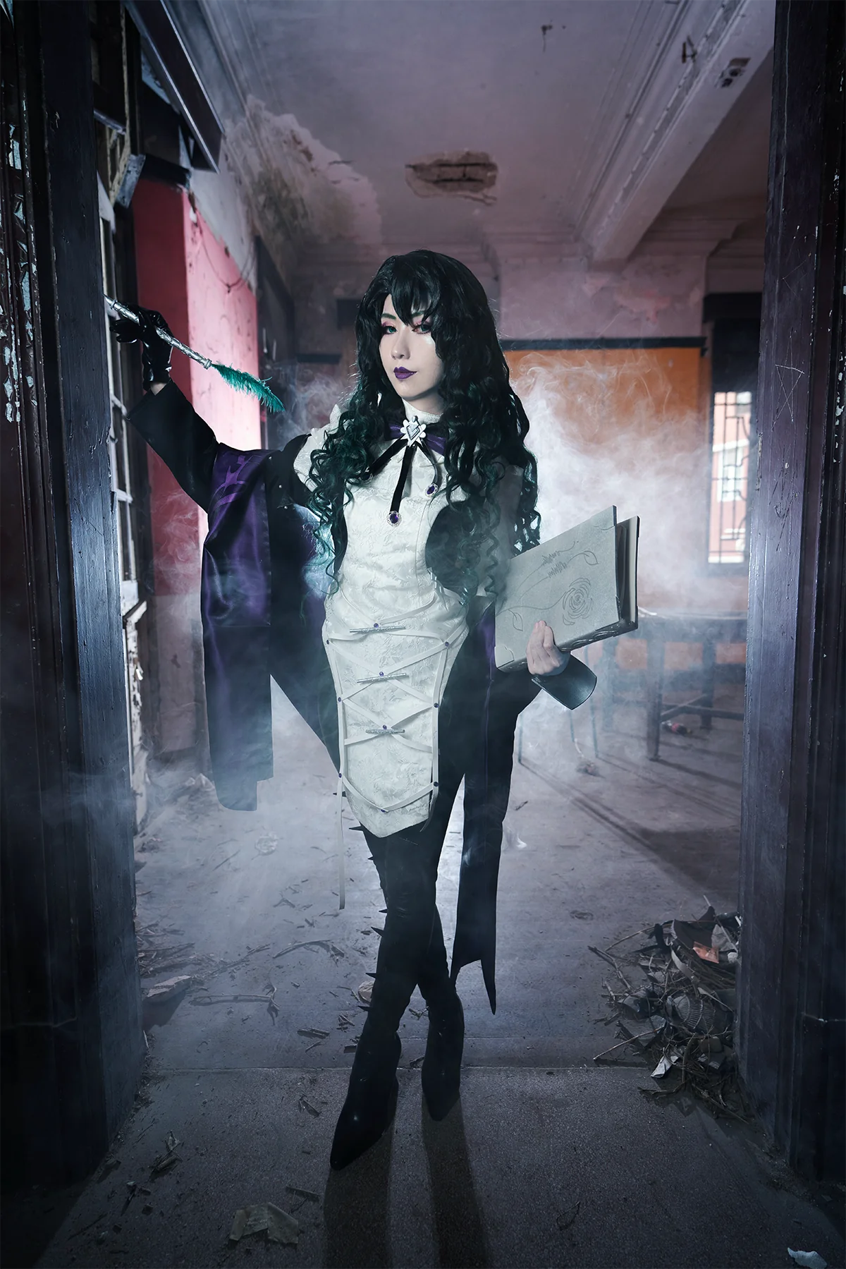 <Path To Nowhere> Oak casket Cosplayer ig: @kuri_emptygarden Raven Cosplayer ig@akafeatkurihara picture 5 of 6