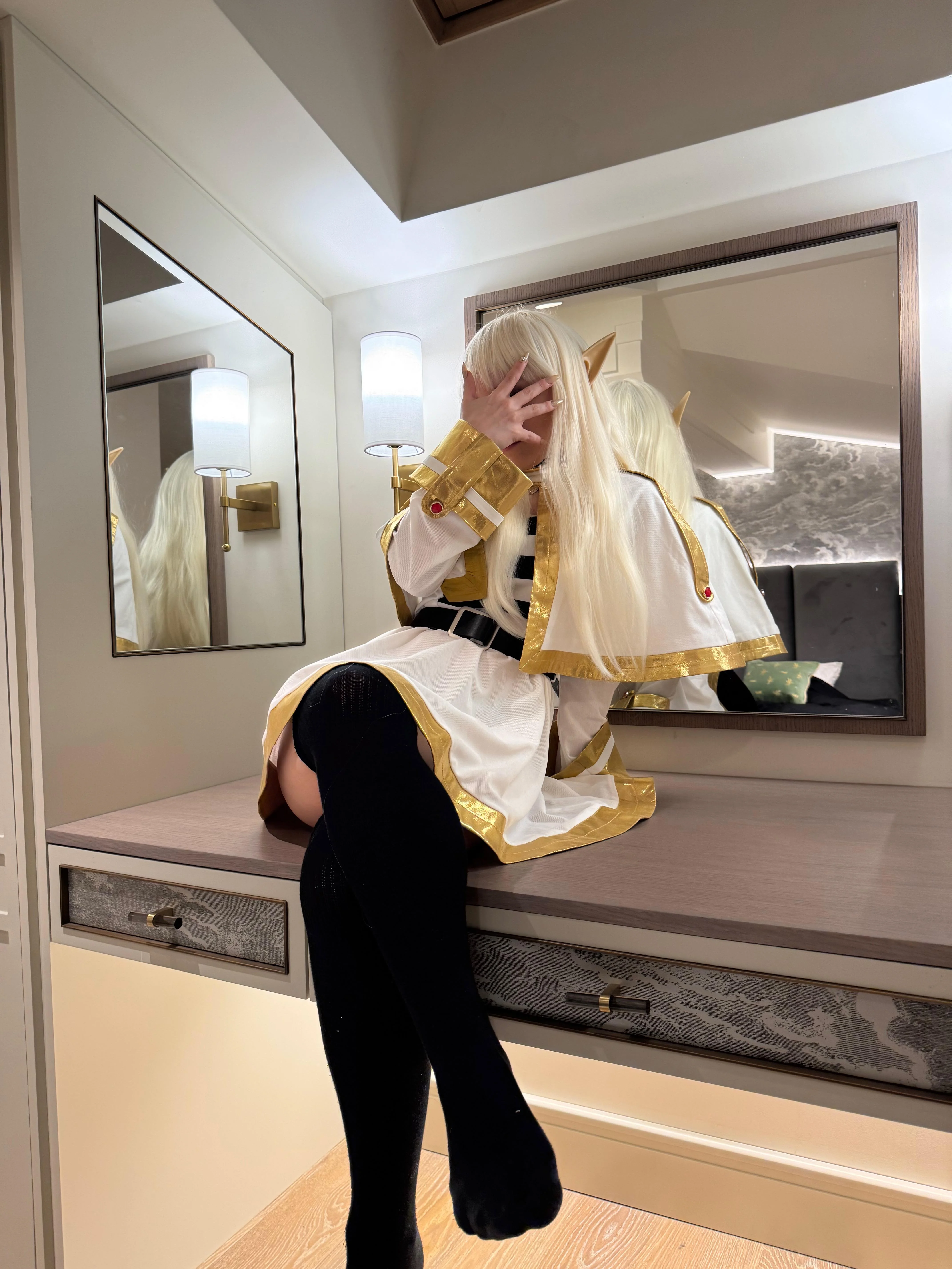 Frieren cosplay by Luna picture 1 of 1