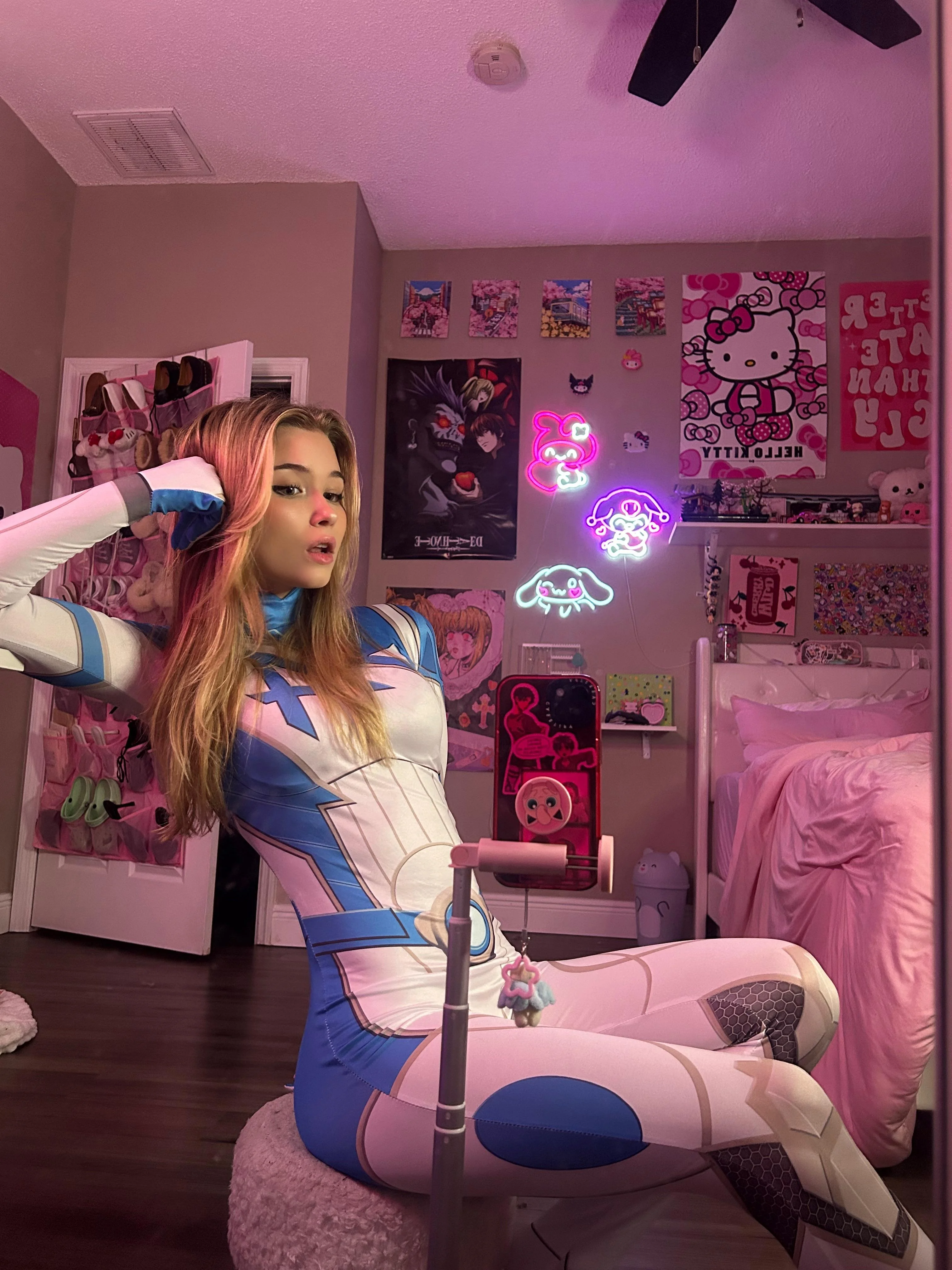 sue storm cosplay by booleahhh picture 3 of 4