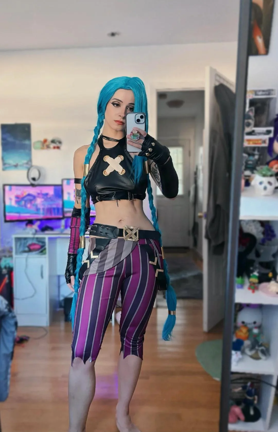 Jinx cosplay picture 3 of 4