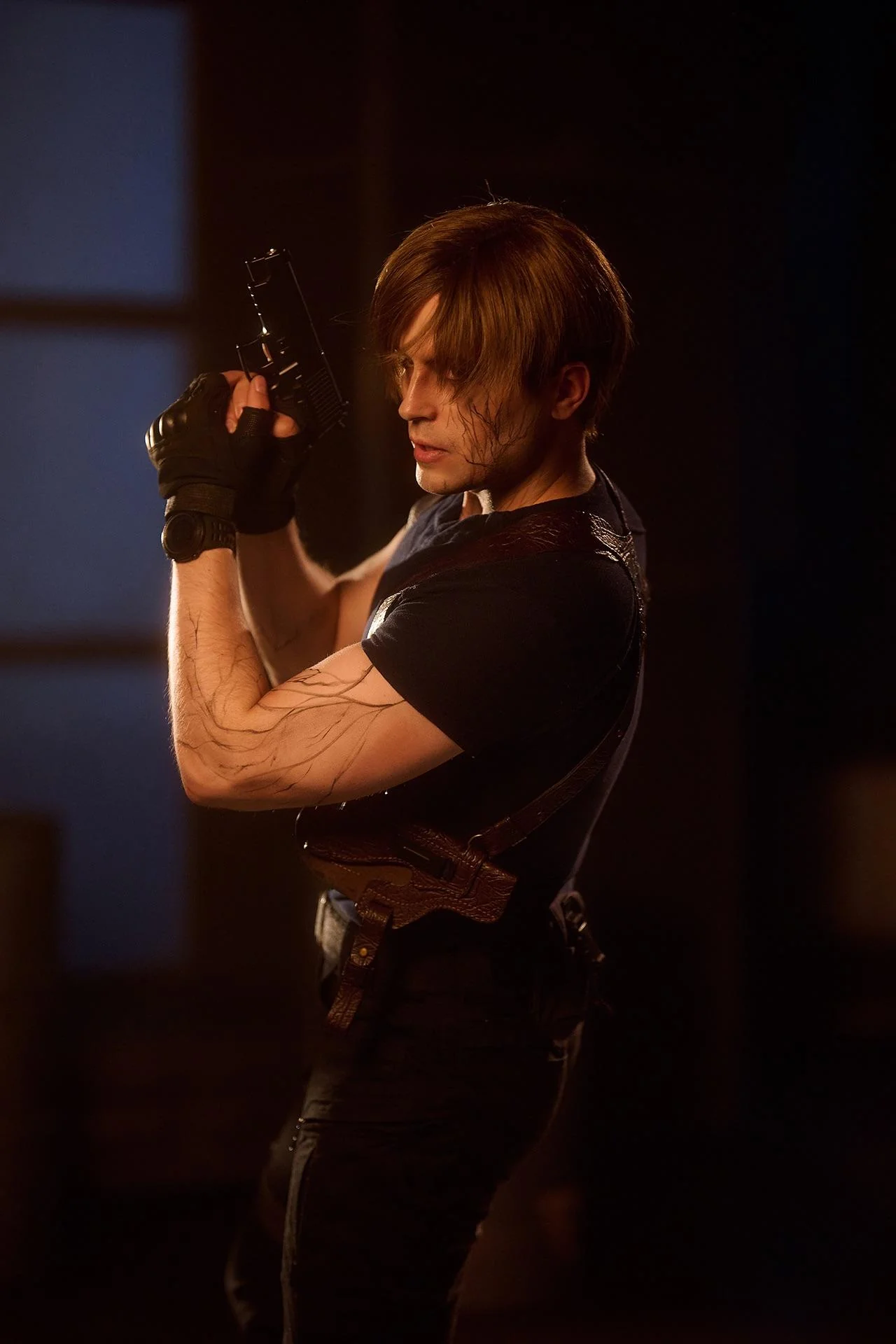Leon Kennedy cosplay by GraysonFin picture 3 of 6