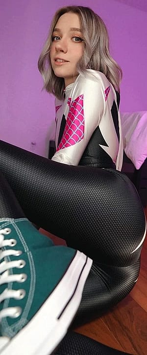 Spider Gwen by ShyVelvetRose'