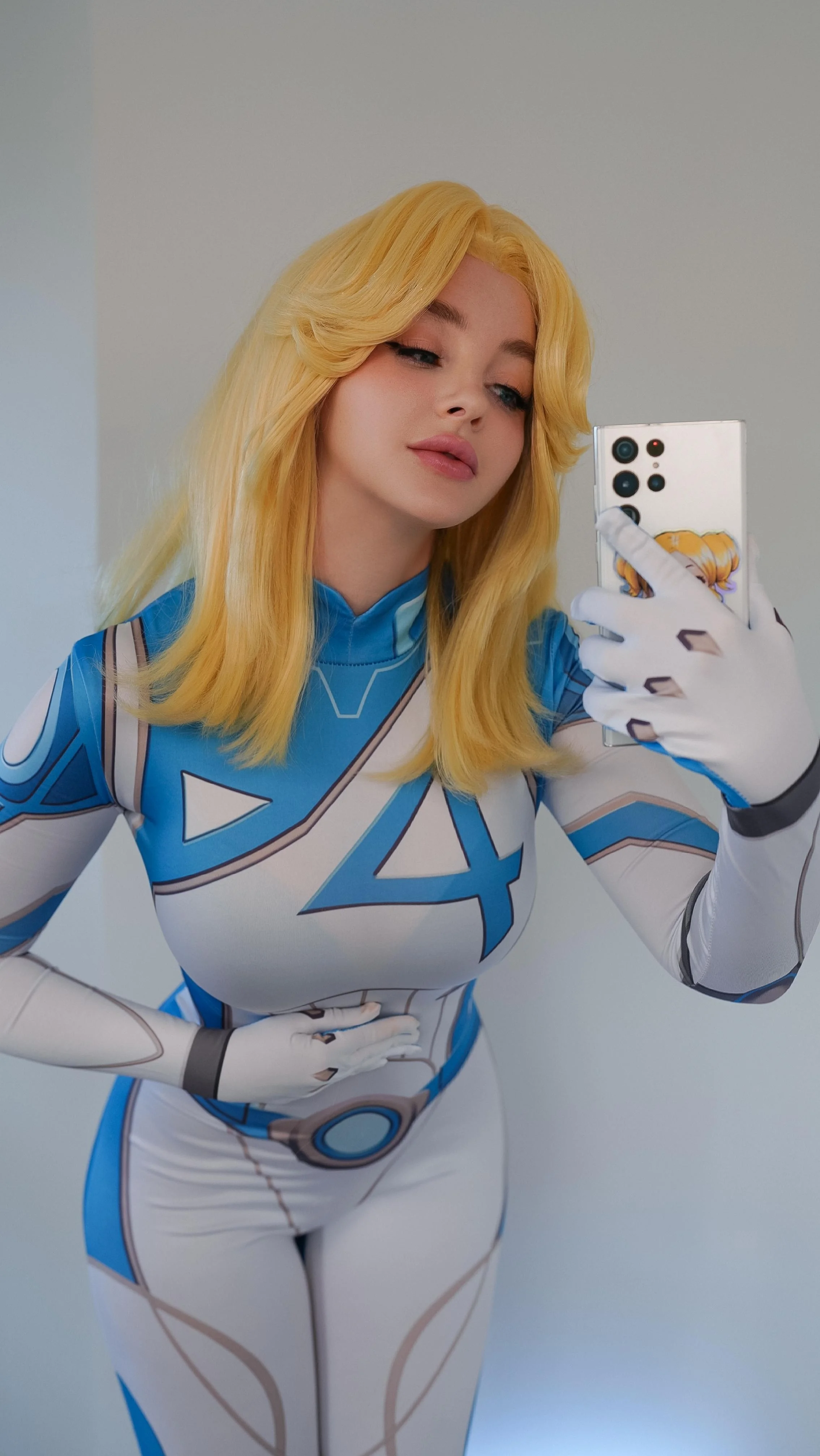 Susan Storm Cosplay, by me (Evie Lee Mikomin) picture 1 of 3