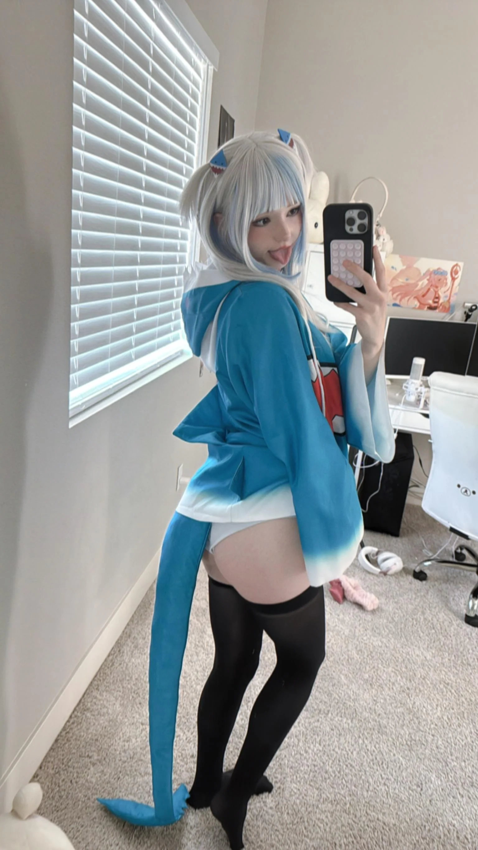 Gawr Gura Cosplay attempt by Smeeps <33 picture 2 of 2