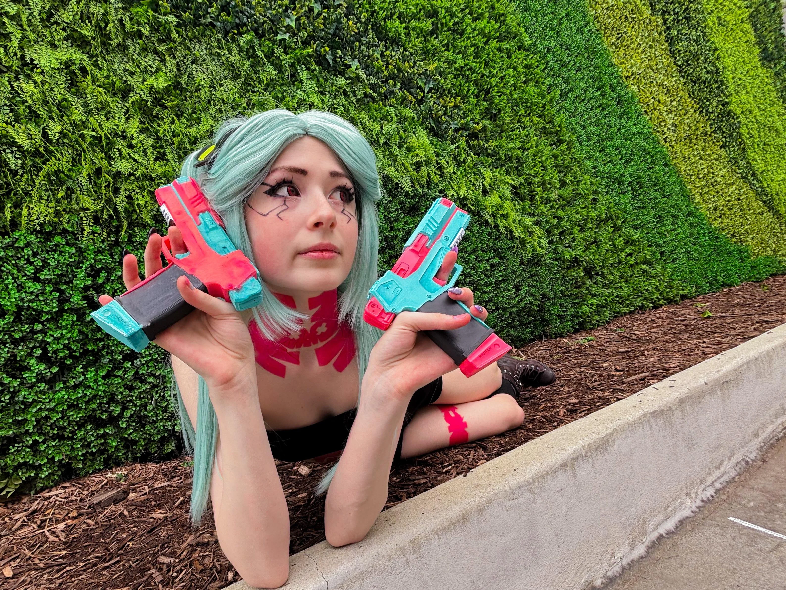 I got to wear my Becca (Edgerunners) to momocon this weekend :3 (cybrp1nk) picture 3 of 3