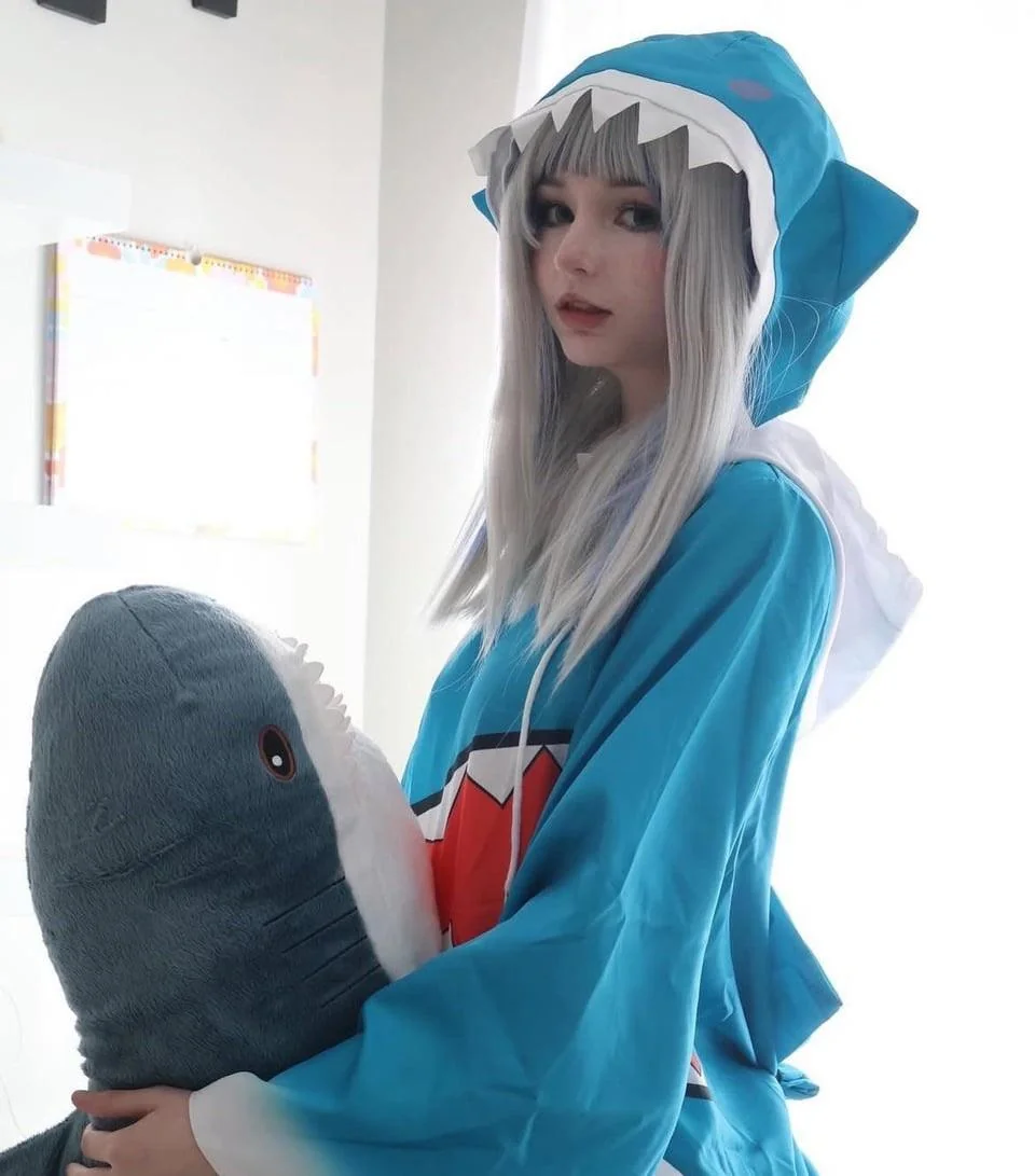 Gawr Gura Cosplay attempt by me <33 picture 1 of 2