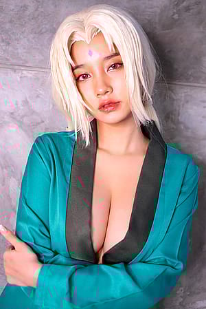 Tsunade from Naruto by KAWAllIRIS'