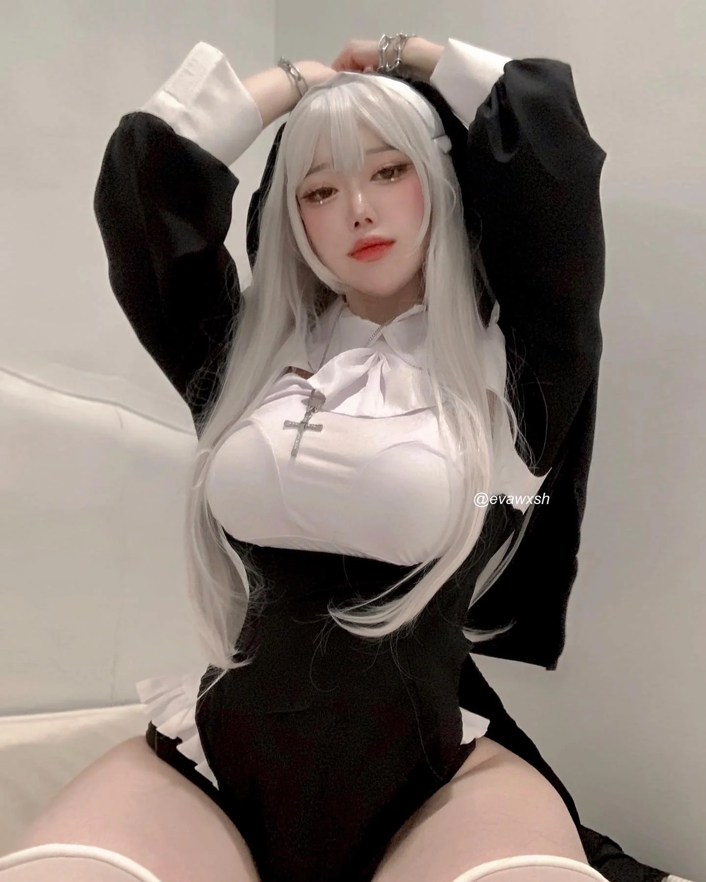 Two cats, one cosplay — double the cuteness! picture 2 of 6