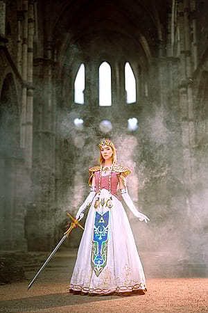 My handmade Princess Zelda cosplay from Twilight Princess (Cosplayer : Ainlina ; Photographer : Valentin Pictures)'