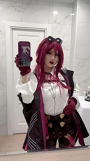 You’d obey Kafka from Honkai: Star Rail, right? 🖤 mirror cosplay test'