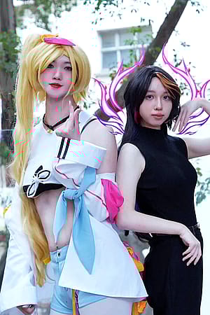 Nijisanji Sara and Shu does a IRL colab! (💛 by SakariCD, 💜 by my friend)'