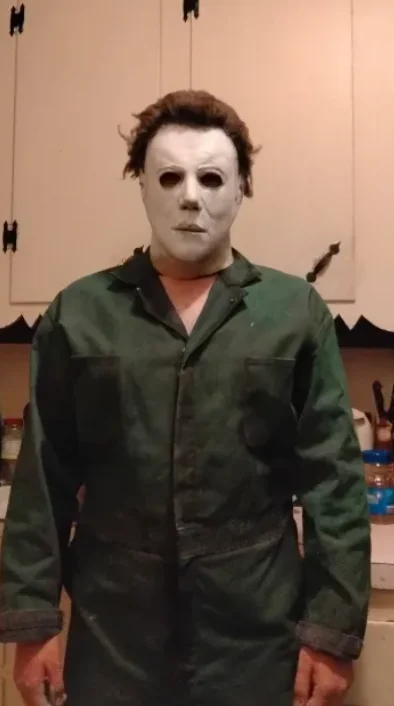 My Halloween 1978 Michael Myers cosplay with bonus lighting photos picture 3 of 4