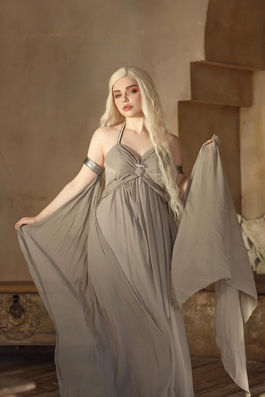 Daenerys Targaryen by ashenReina picture 2 of 2