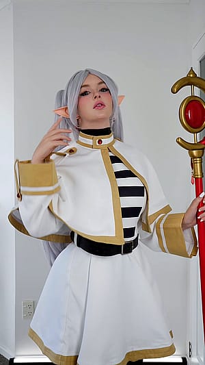 Frieren cosplay by me, (Evie Lee Mikomin)'