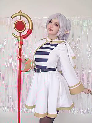 Frieren cosplay by me, (Evie Lee Mikomin)'