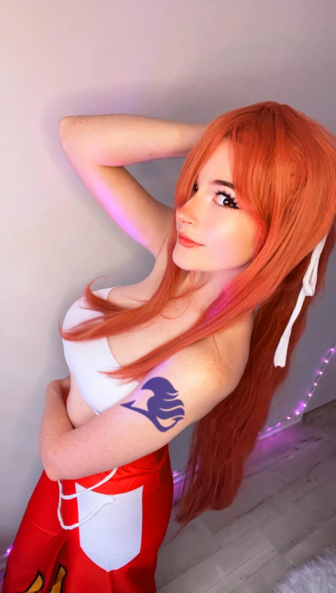 Erza by SylvieeUWU picture 1 of 2