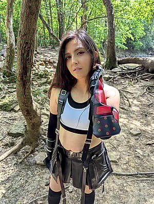 Tifa Lockheart: Cosplayer Sugar Grump'