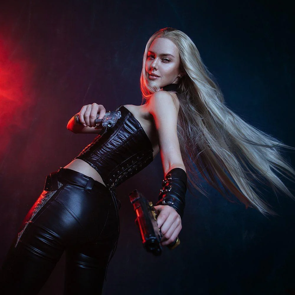 Trish from Devil May Cry cosplay by Nelly Laufeyson picture 3 of 3