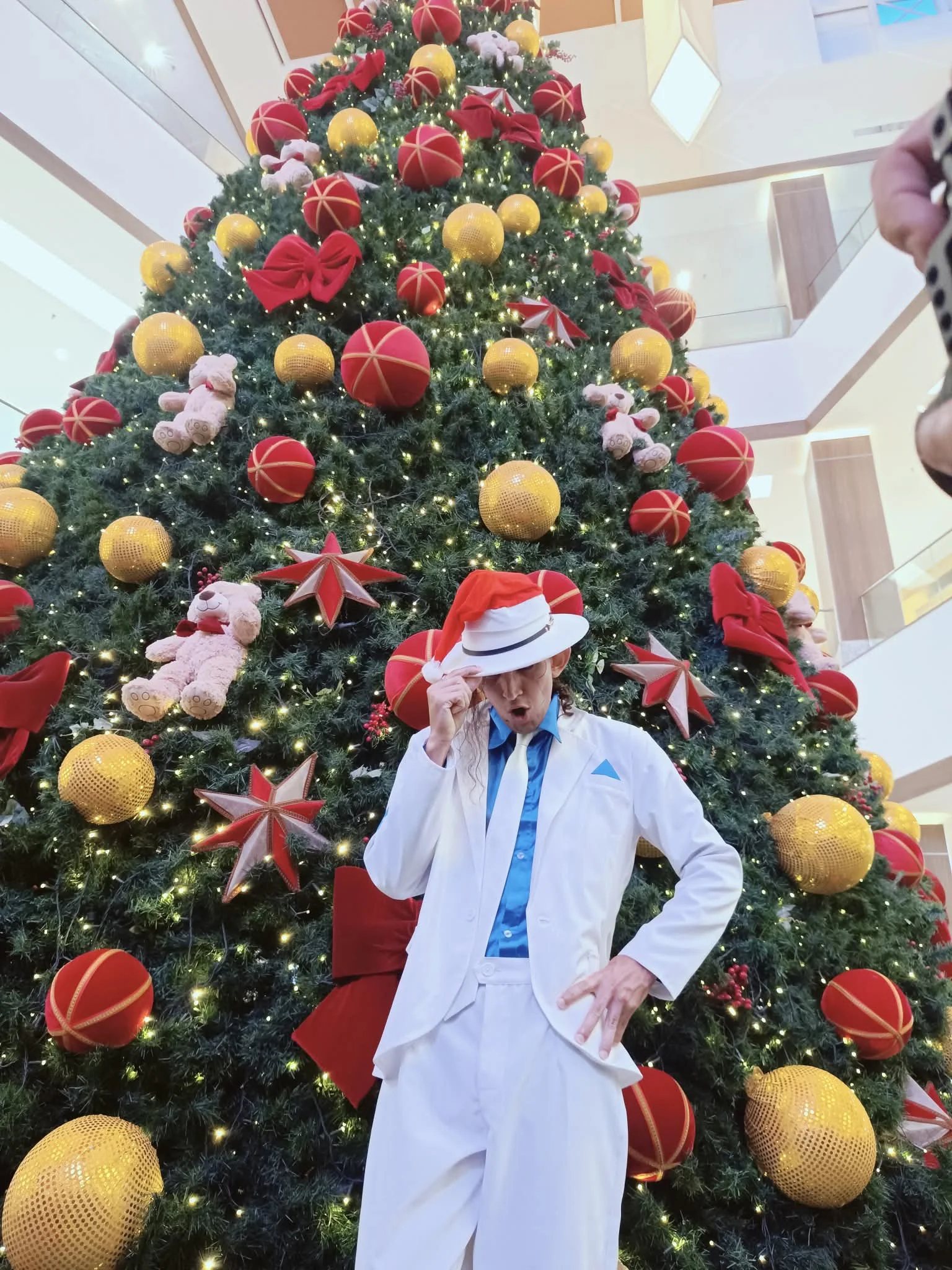 [Cosplay] Are you okay? (My Michael Jackson - Smooth Criminal Cosplay) - Victor Fox picture 2 of 19