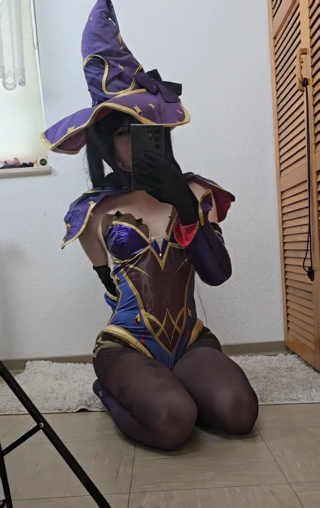 Genshin Impact Mona by MHTCosplay picture 2 of 4
