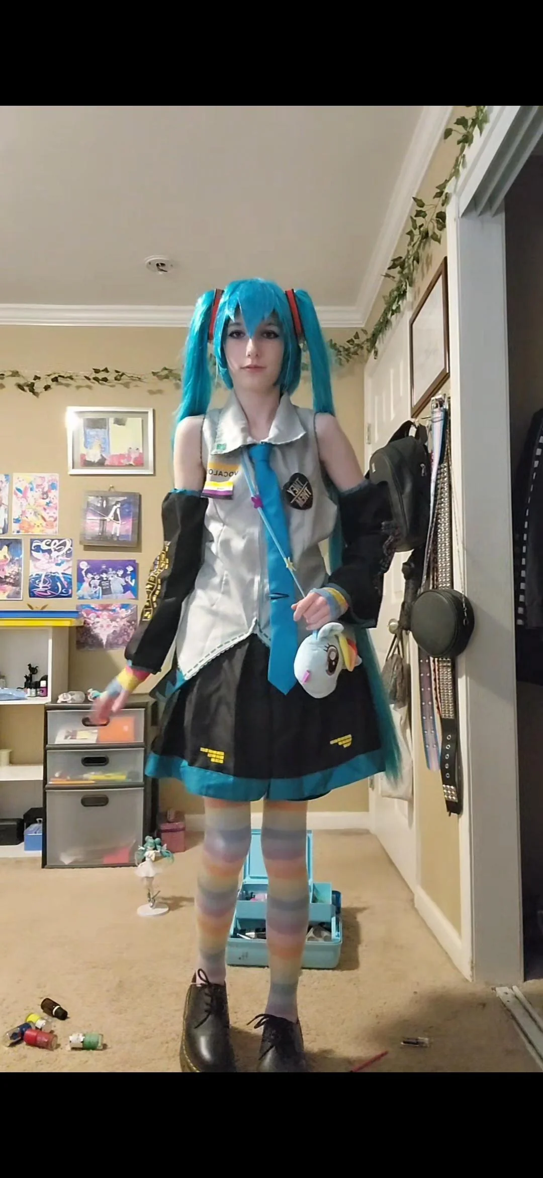 Pride Month Hatsune Miku Cosplay(by cryptid_angelic_anomaly) picture 2 of 3