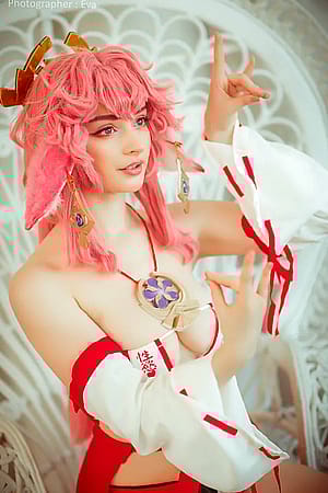 Yae Miko (Genshin Impact) by ThighVooltage'