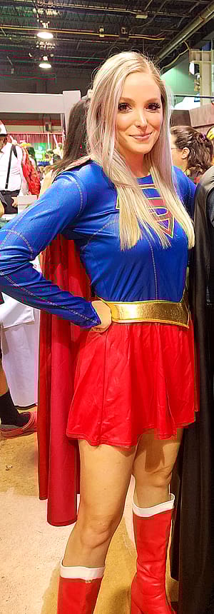 Supergirl by nikki'