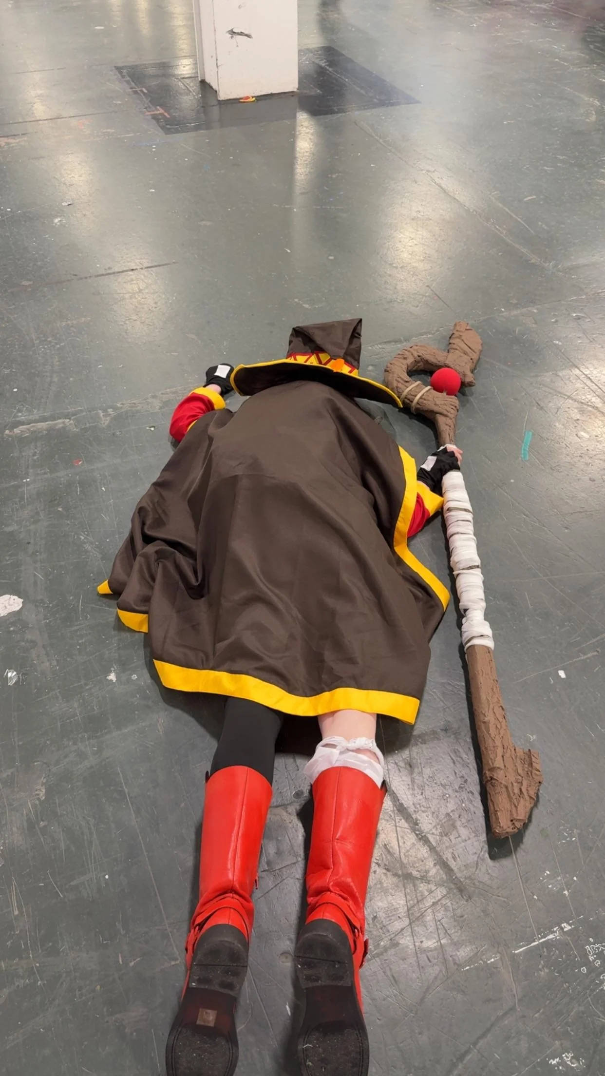 Megumin cosplay from Konosuba (KairosTheFemboy) picture 2 of 4