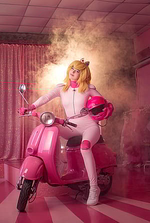 Princess Peach by Julia7Incredible'